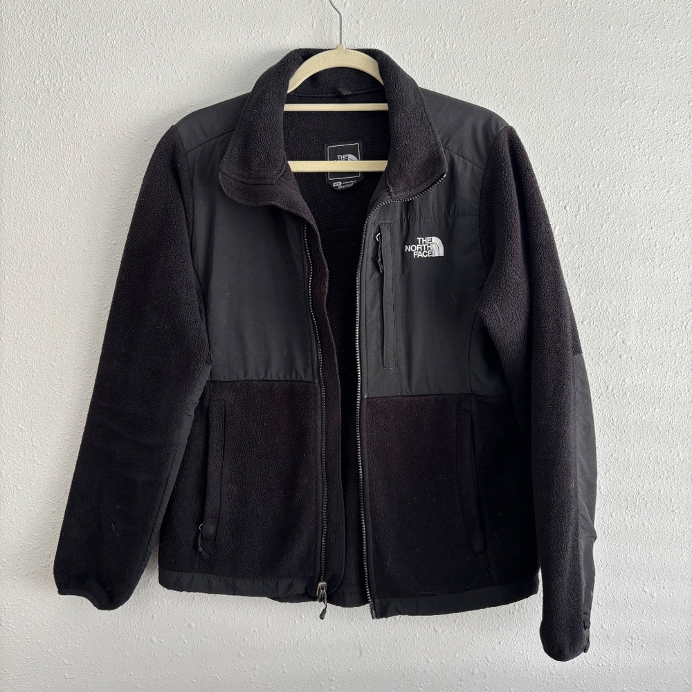 The North Face Women's Black Denali Fleece Zip-Up Jacket